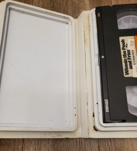 2 VTG Winnie The Pooh VHS The Tigger Movie 2000 Winnie The Pooh & Friends 1984 - Picture 9 of 13