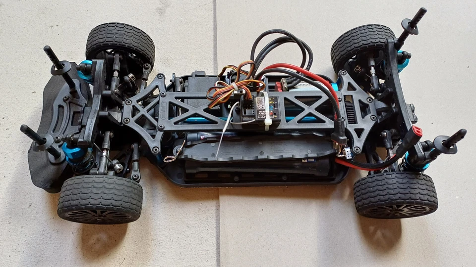 LRP S10 Blast RC Auto + Akku + Brushless Motor mit Regler - Bild 2 von 4