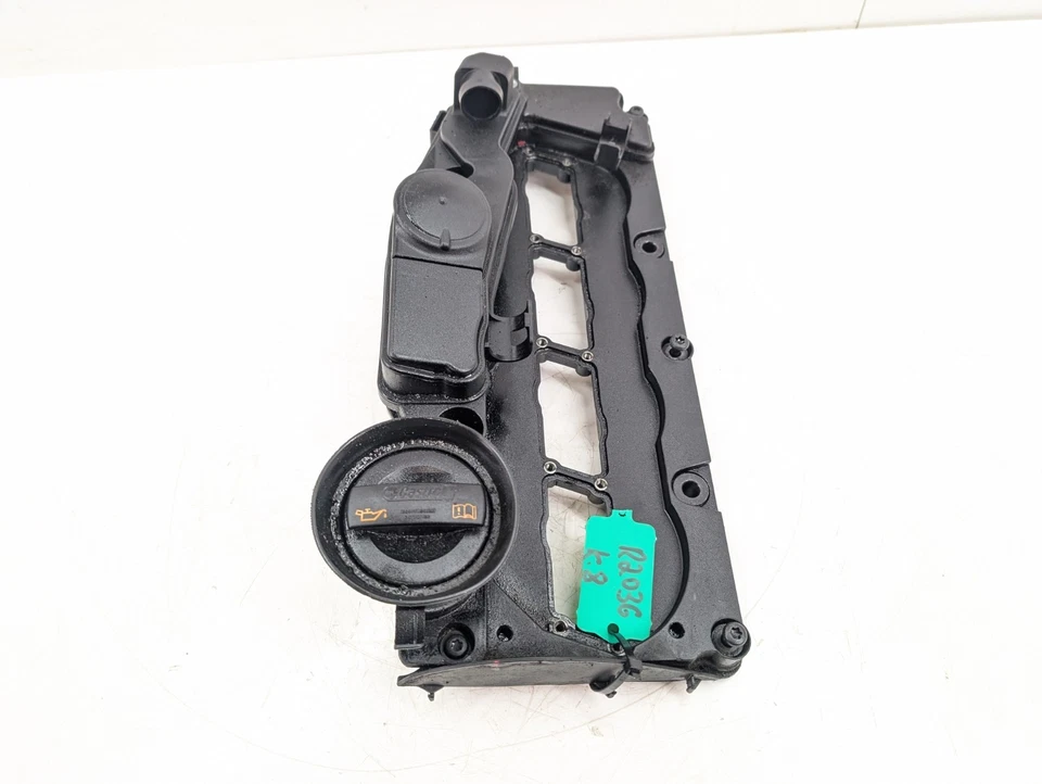 AUDI Q5 8R MK1 ROCKER VALVE COVER 2.0 TDI DIESEL 03L103469L 2009 - Image 3 of 4