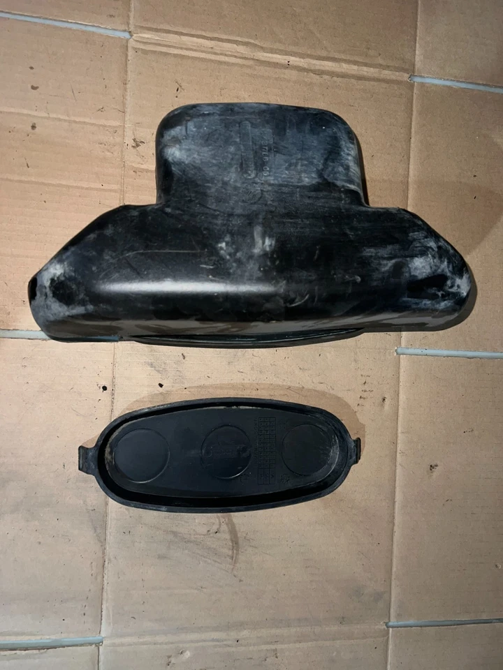 2000 Polaris Magnum 325 Rear Storage Compartment Tool Box Trunk OEM 5431786 - Image 3 of 3