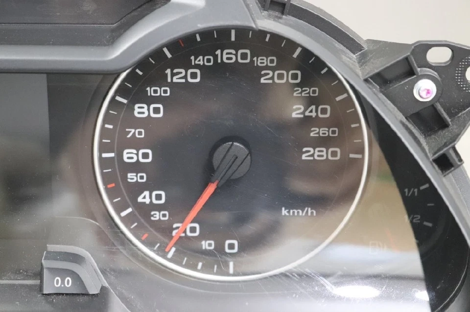 Velocímetro tacómetro Audi A4 Avant 1.8 TFSI usado grado C Foto 3 de 4