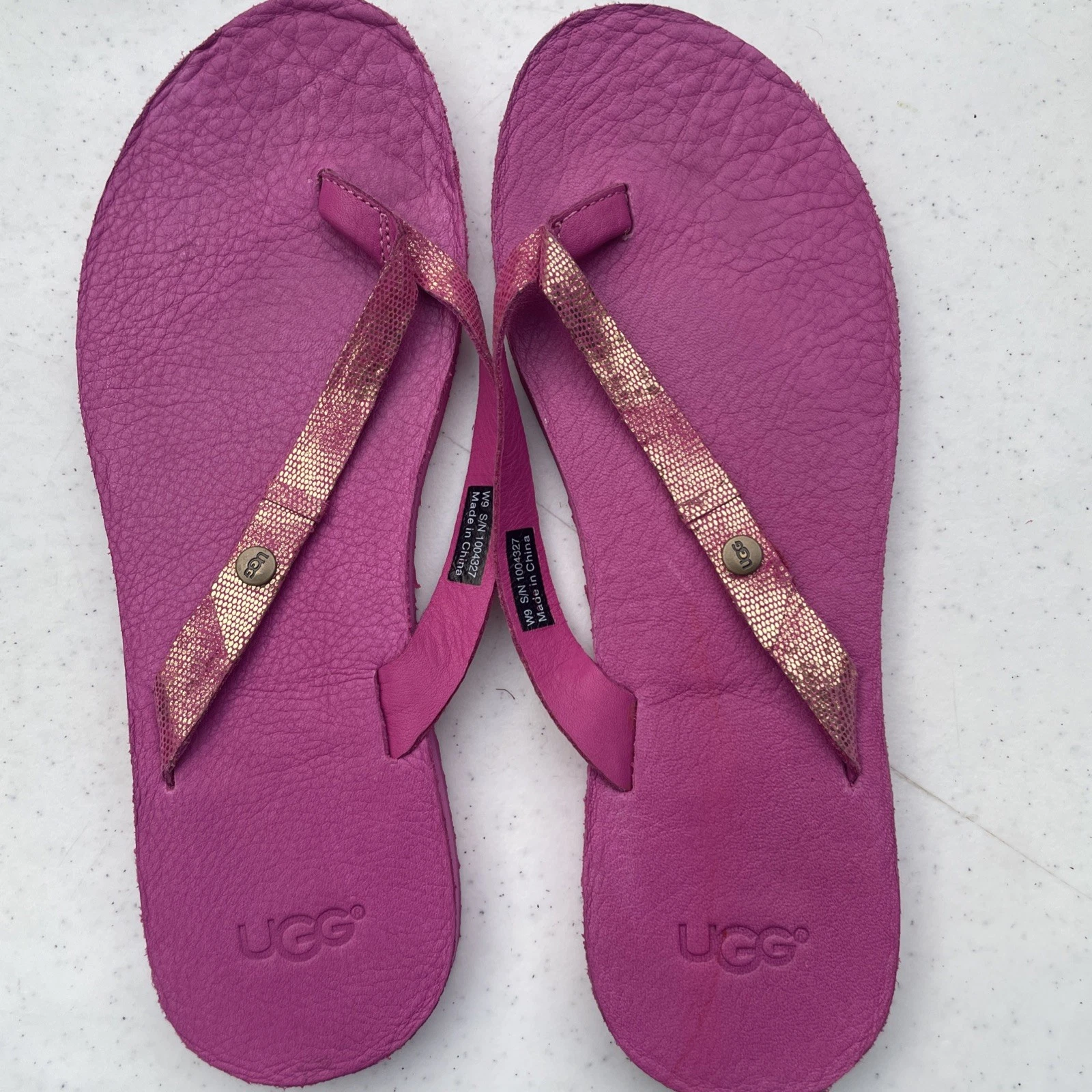 Ugg infradito perizoma rosa donna taglia 9 sandali slip on nuovi