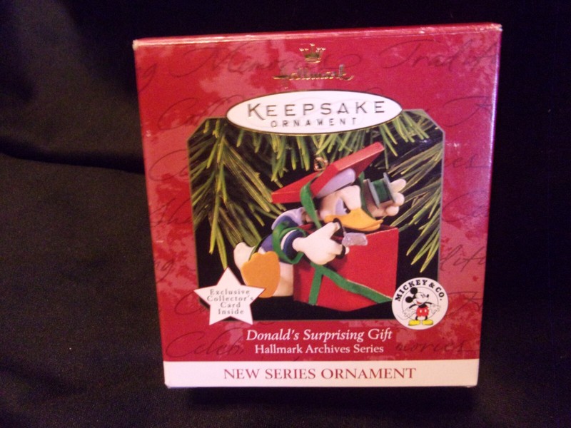 Hallmark Ornament Donald's Surprising Gift Donald Duck Keepsake Ornament 1997