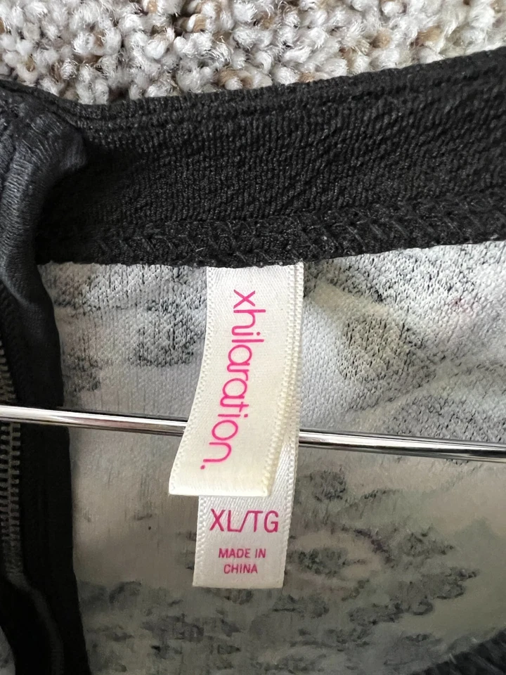 Camisa de vestir Xhilaration manga 3/4 para mujer talla XL floral con cremallera camisa elástica Foto 2 de 4