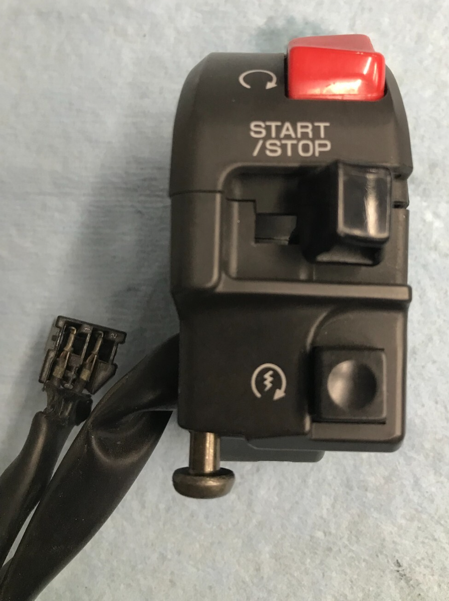 Kawasaki ZX10R ZX6-R Handlbar Switch R/H 2005-07 Used OE P/N 46091