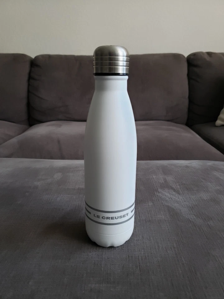 Botella de hidratación de acero inoxidable Le Creuset, 16 OZ, blanco mate - ¡MUY LIMPIA! Foto 2 de 4