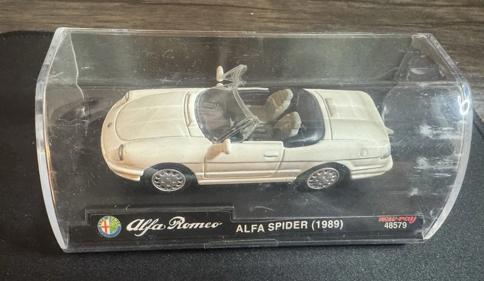Nuevo coche diecast Ray OpenTop 1989 1:43 blanco Alfa Romeo Spider Roadster Foto 2 de 3