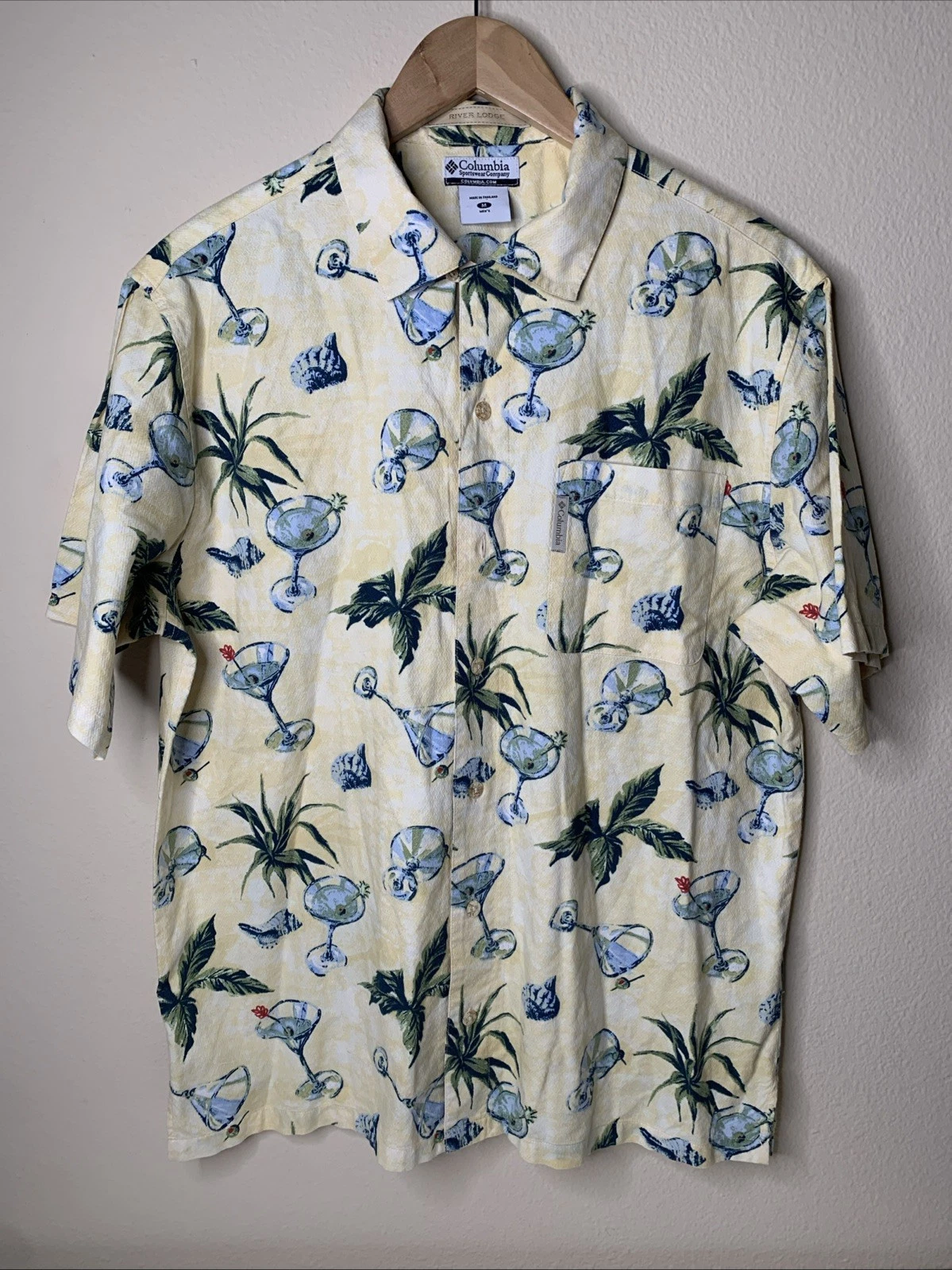 Columbia River Lodge Button Shirt Mens Sz M Tropical Martini Loop Collar