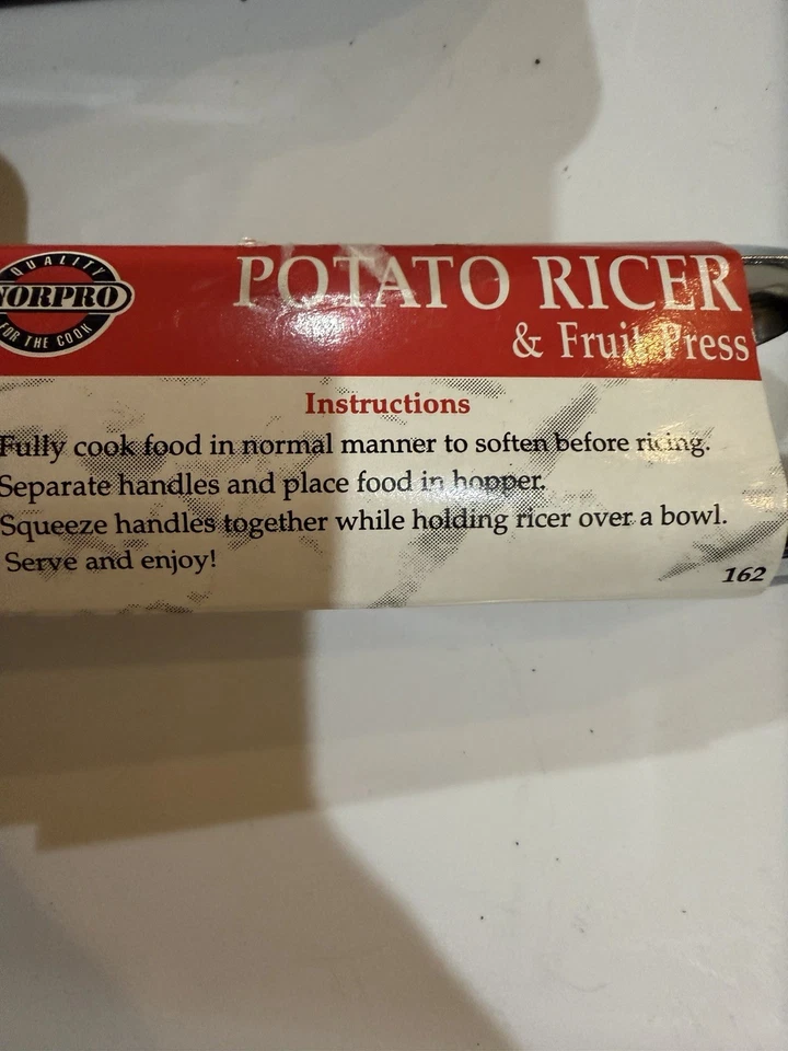 Prensa de frutas/reparador de patatas Norpro acero inoxidable #162 Foto 3 de 4