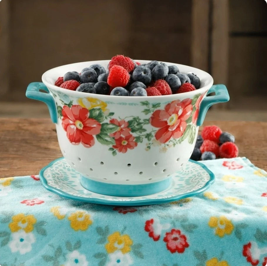 Pioneer Woman Vintage Floral Colander
Opens in a new window or tab