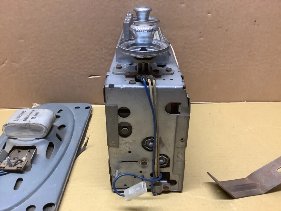 Radio Am Oldsmobile Cutlass 442 Hurst 1970 1971 1972 de colección OEM 7935003 PROBADO Foto 4 de 4