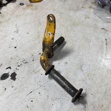 Cub Cadet IH RH Steering Spindle Narrow Frame SS-5
