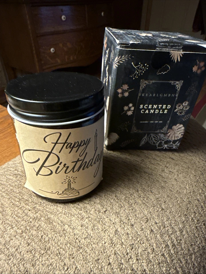 Vela tarro lavanda perfumada con soja “Feliz cumpleaños” nueva en caja Foto 4 de 4