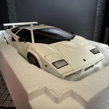 AUTOart 1/18 Lamborghini Countach 5000S White Out of Print Rare New Unused FS
