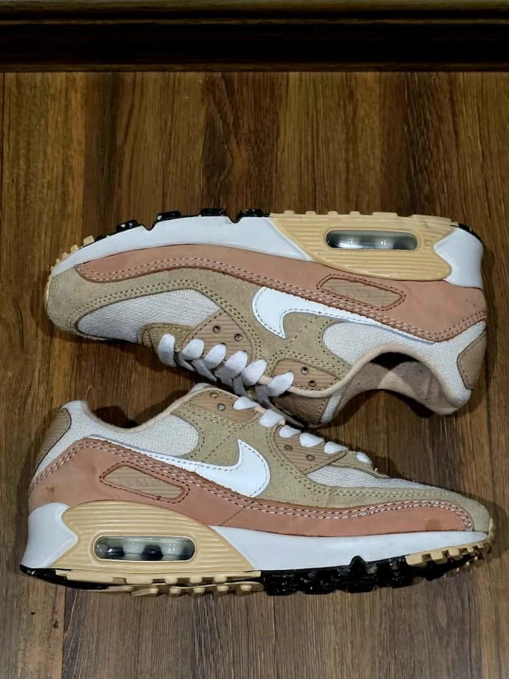 Nike Air Max 90 Cork CW6209-212 - PRE-OWNED - Excellent Condition - RARE - Image 3 of 4