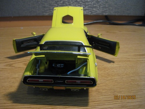 Dodge Challenger R/T 1971 1/18, citron (amarillo) por autopista, 61/dcp uno de 2500 - Imagen 18 de 21