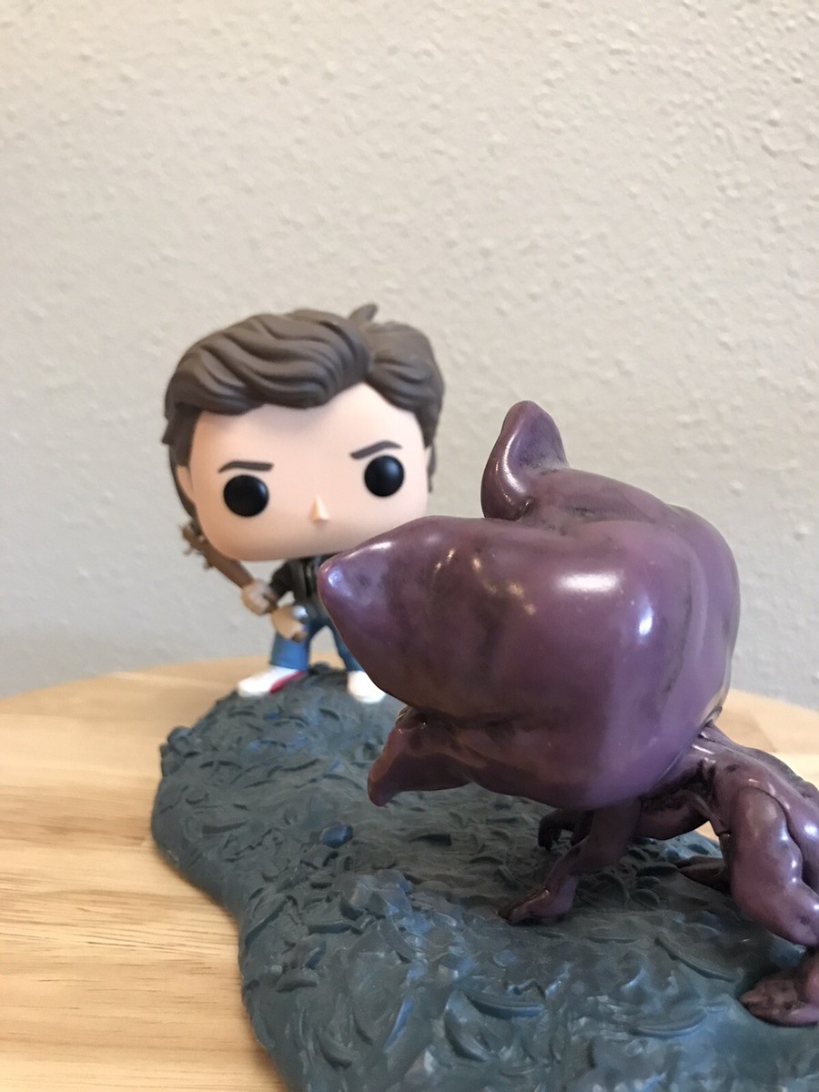 FUNKO POP! ストレンジャーシングス　スティーブアンドデモドック Funko Pop! Moments: Stranger Things - Steve and Demodog #728