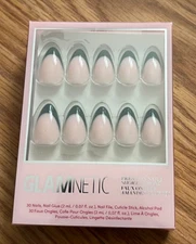 Glamnetic Press-On Nails Short Almond Cheateau