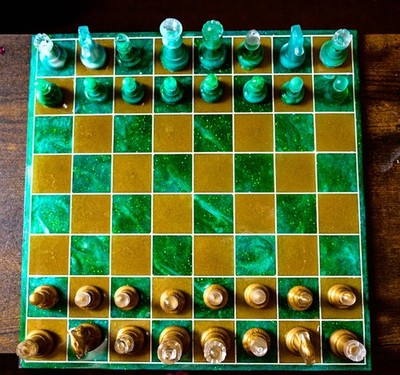 Handmade Resin Chess Set   Green & Gold Glitter Chessboard with Resin Pieces...