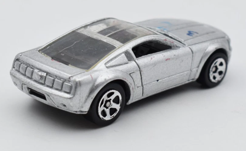 Prototipo Ford Mustang GT Concept plateado Hot Wheels. base vacía. Preproducción Foto 2 de 4