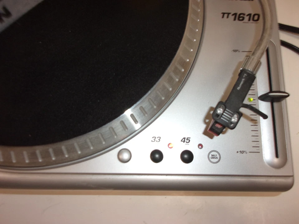 Numark TT1610 Manual Turtable Powers On And Speeds Adjust, Sound Not Tested - Image 3 of 4