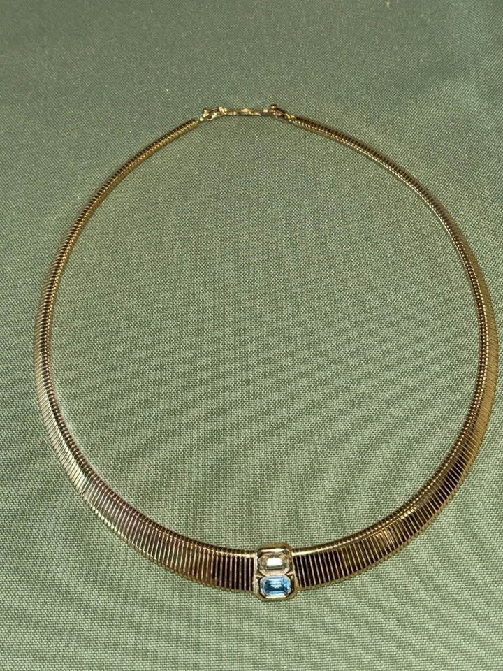 Collar Gargantilla Acanalada Tono Dorado Christian Dior De Colección Cristal Azul Claro Firmado Foto 2 de 4
