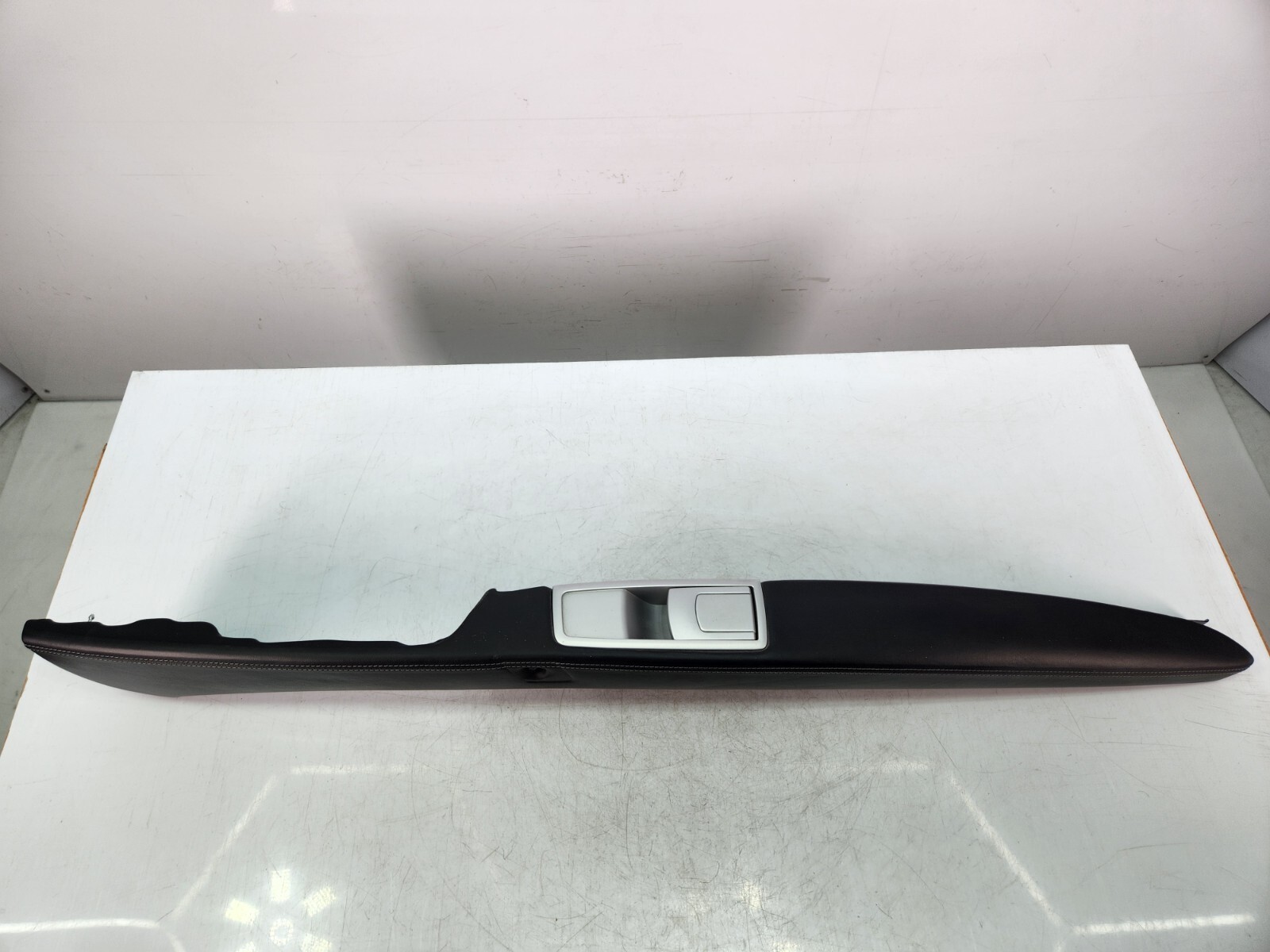 ✅ 11-16 OEM Ferrari FF Front Right Passenger Door Panel Armrest Black Leather*