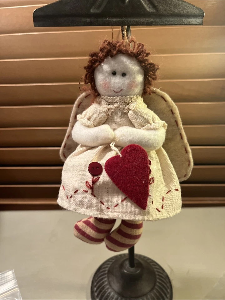 R: Ángel de tela vintage con corazón rojo. Gran muñeca primer ángel para bebé. Foto 2 de 4