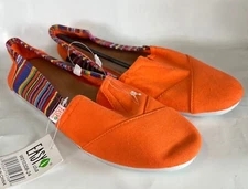 Easy USA Womens Orange Flats 6