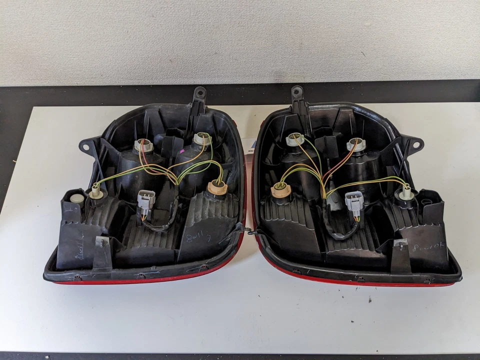 Toyota MR2 SPYDER MRS MR-S ZZW30 Tail Lights Rear Lamps Taillights 2002-2007 - Image 4 of 4