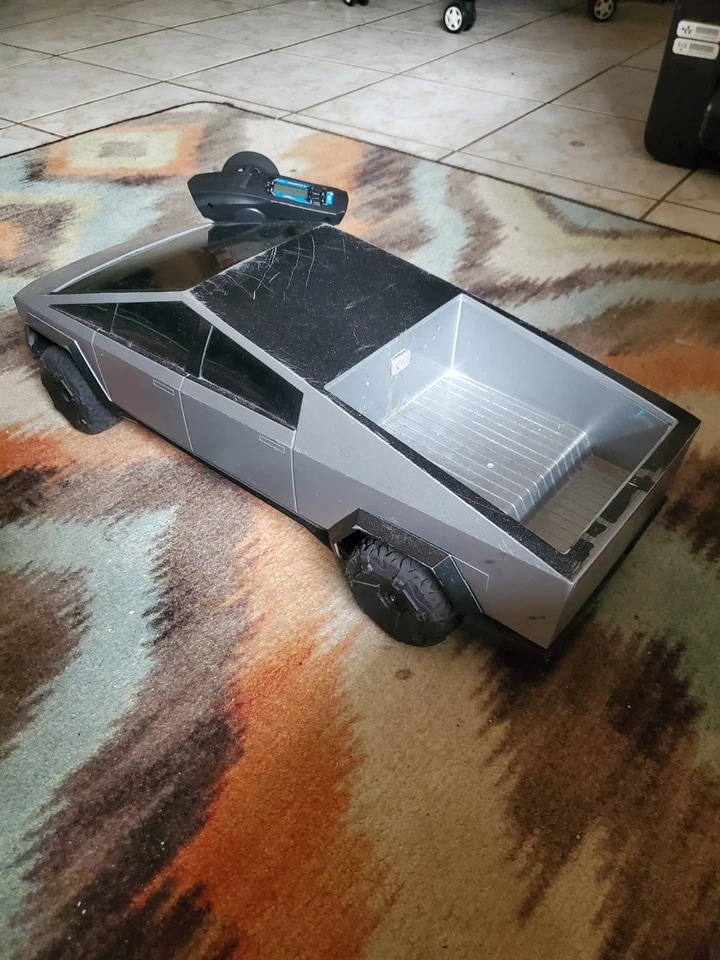 HotWheels RC Cyber Truck 1:10 Scale (Upgraded electronics) - Image 3 of 4