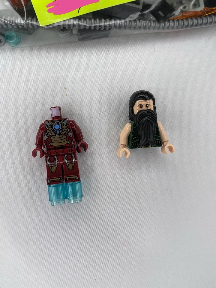 LEGO Marvel: Metropolis Showdown 76002-100%, Ultimate Showdown 76008 Build 100% - Image 3 of 4