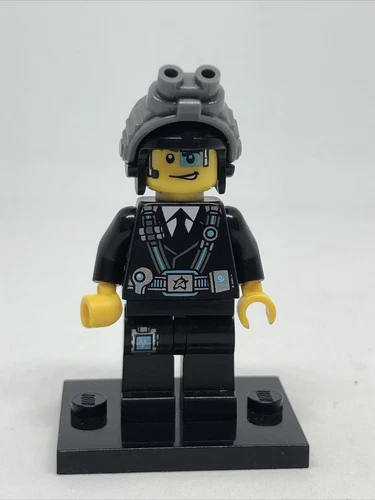 Lego Minifigure - Agent Curtis Bolt lot 4882 - Picture 1 of 3