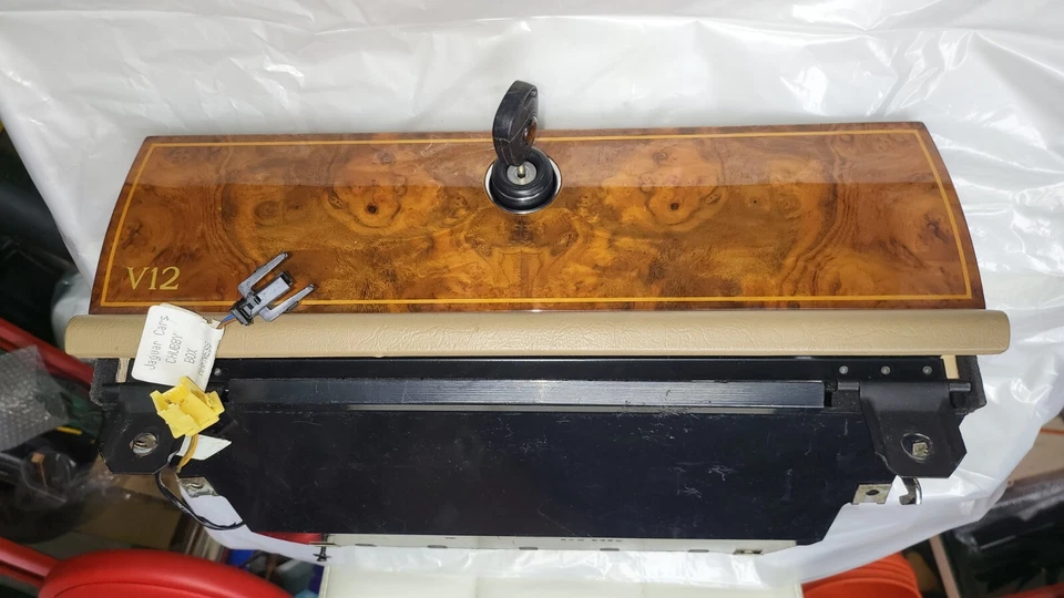 GUANTERA CON LLAVE BAC6350 Jaguar XJ12 Foto 4 de 4