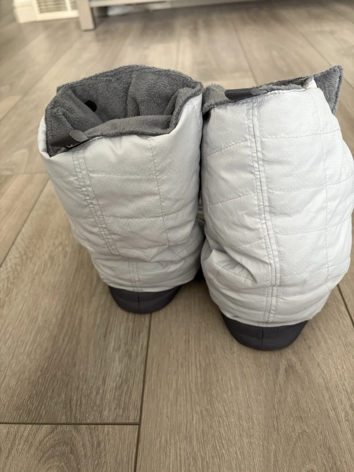 REI Womens Medium 7/8 DUCK DOWN BOOTIES SLIPPERS Fold-own Gray - Image 4 of 4