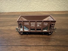 Roundhouse HO Scale Soo Line Ore Car with Kadee Couplers
