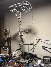 Mathews V3X 29 Compound Bow, RH, Granite/70#