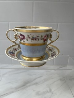 Atemberaubende antike Chamberlain Worcester große Tasse und Untertasse mit zwei Henkeln. Um 1810 20