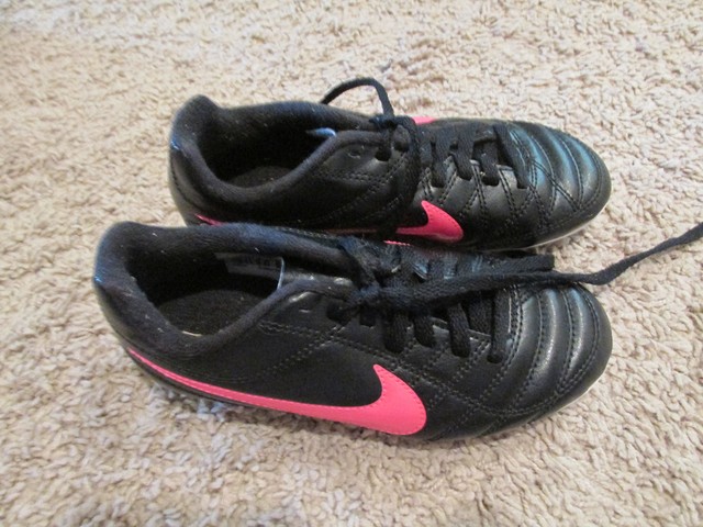 Nike Jr 599072-006 Soccer Cleats Girls Youth Black/Pink 12C | eBay