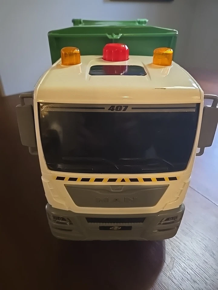 Toys R Us MAN Recycling Waste Collection Garbage Truck Fast Lane Pump Action 21" - Image 3 of 4