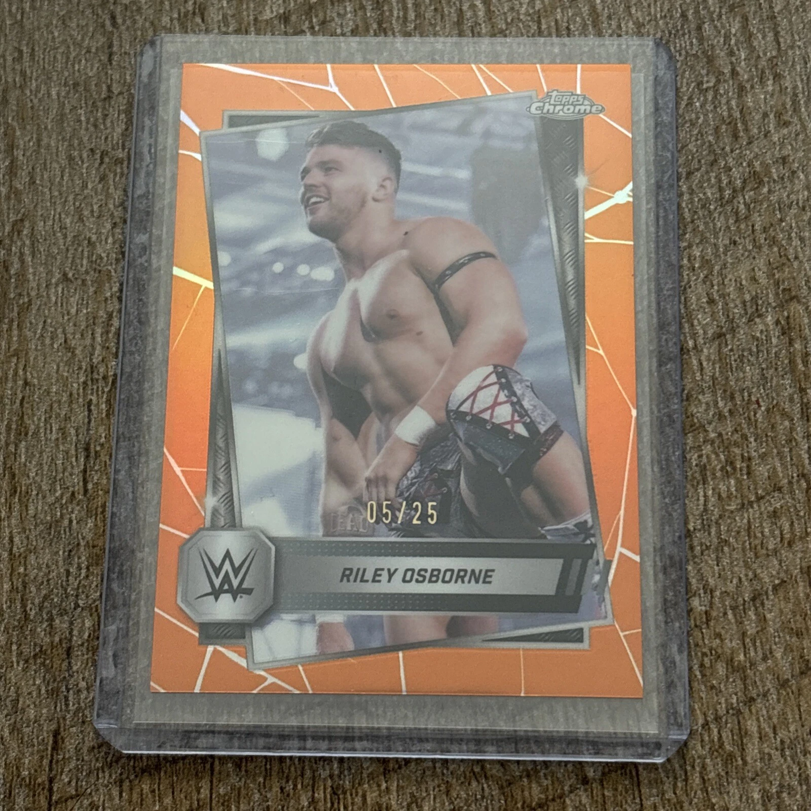 Topps Chrome 2025 WWE Riley Osborne Orange Refractor 5/25