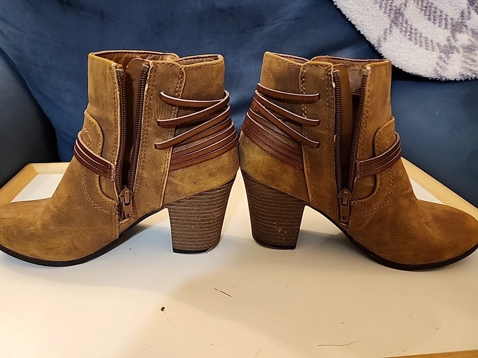 Big Buddha 棕色麂皮绒拉链踝跟短靴女式 6.5 码 — 第 2/4 张图片