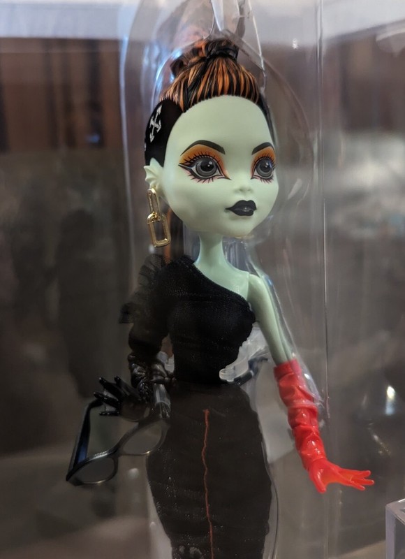 2023 Monster High Off-White c/o Electra Melody Doll Mattel Creations IN HAND 