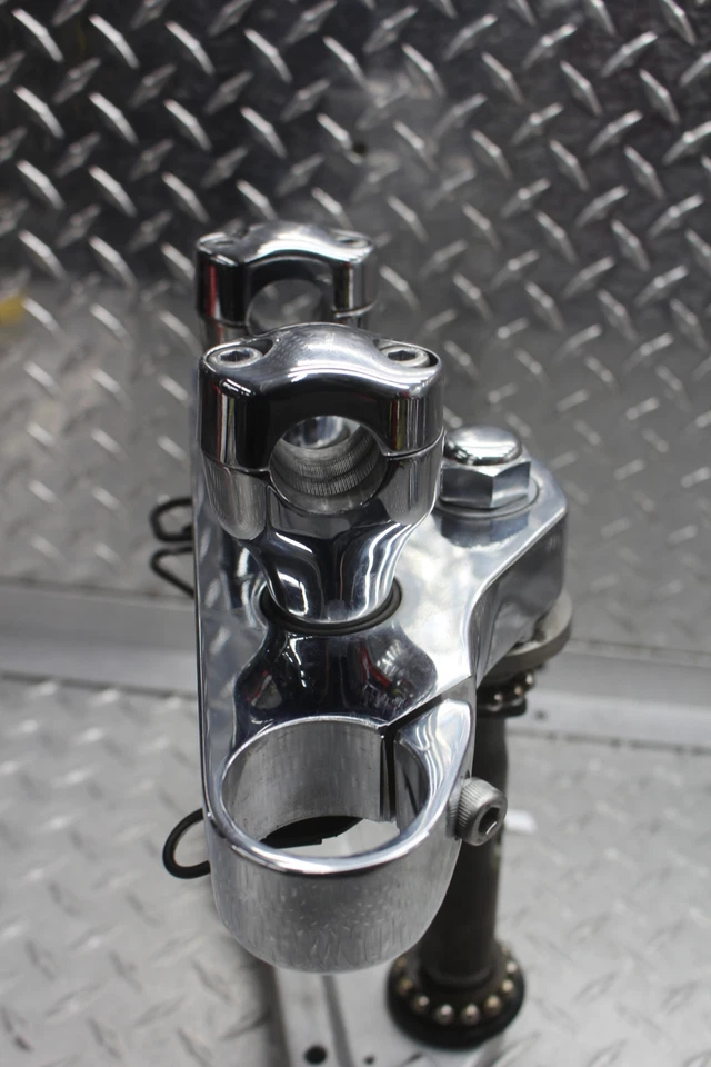 Yamaha V Star 650 XVS650A 2006 clásico horquilla delantera abrazadera superior inferior triple árbol Foto 4 de 4