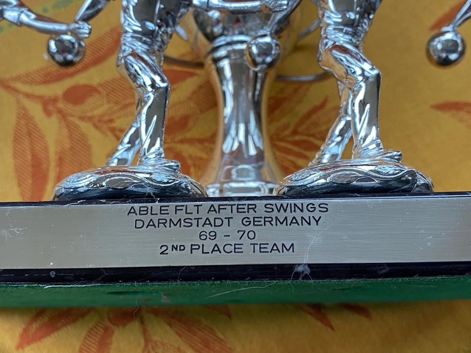 Trofeo de Bowling del Equipo y Camiseta del Equipo 1967-70, Darmstadt Alemania, USAF Foto 3 de 4