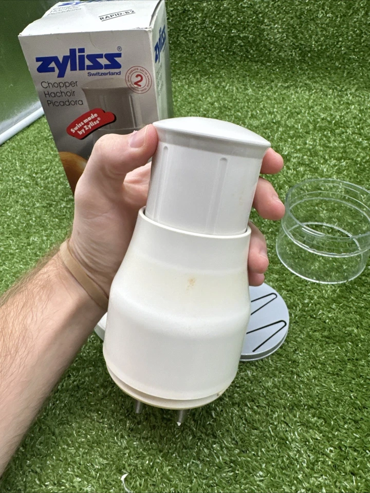 Picadora manual de comida Zyliss Suiza. s3 Foto 3 de 4