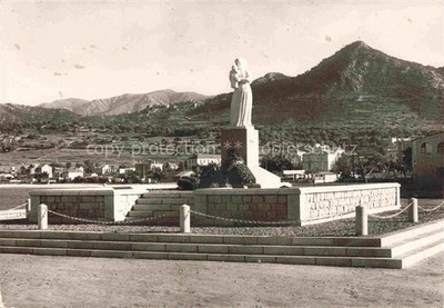 L Ile-Rousse 2B Haute-Corse Monument-aux-morts Denkmal Madonna Berge Dorf Weinbe