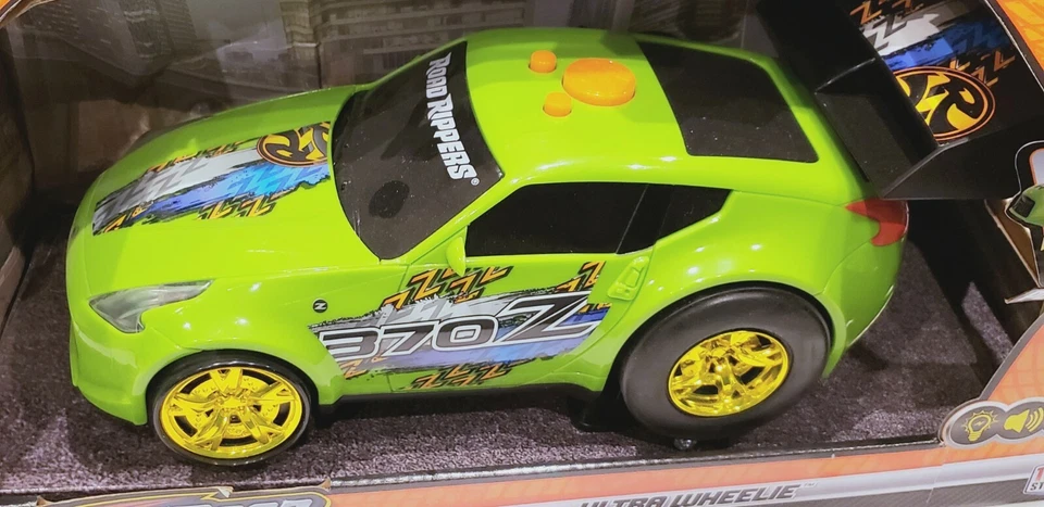 Road Rippers Ultra Wheelie Nissan 370 Z Car Toy State Green Lights Sound Ages 3+ - Image 2 of 3
