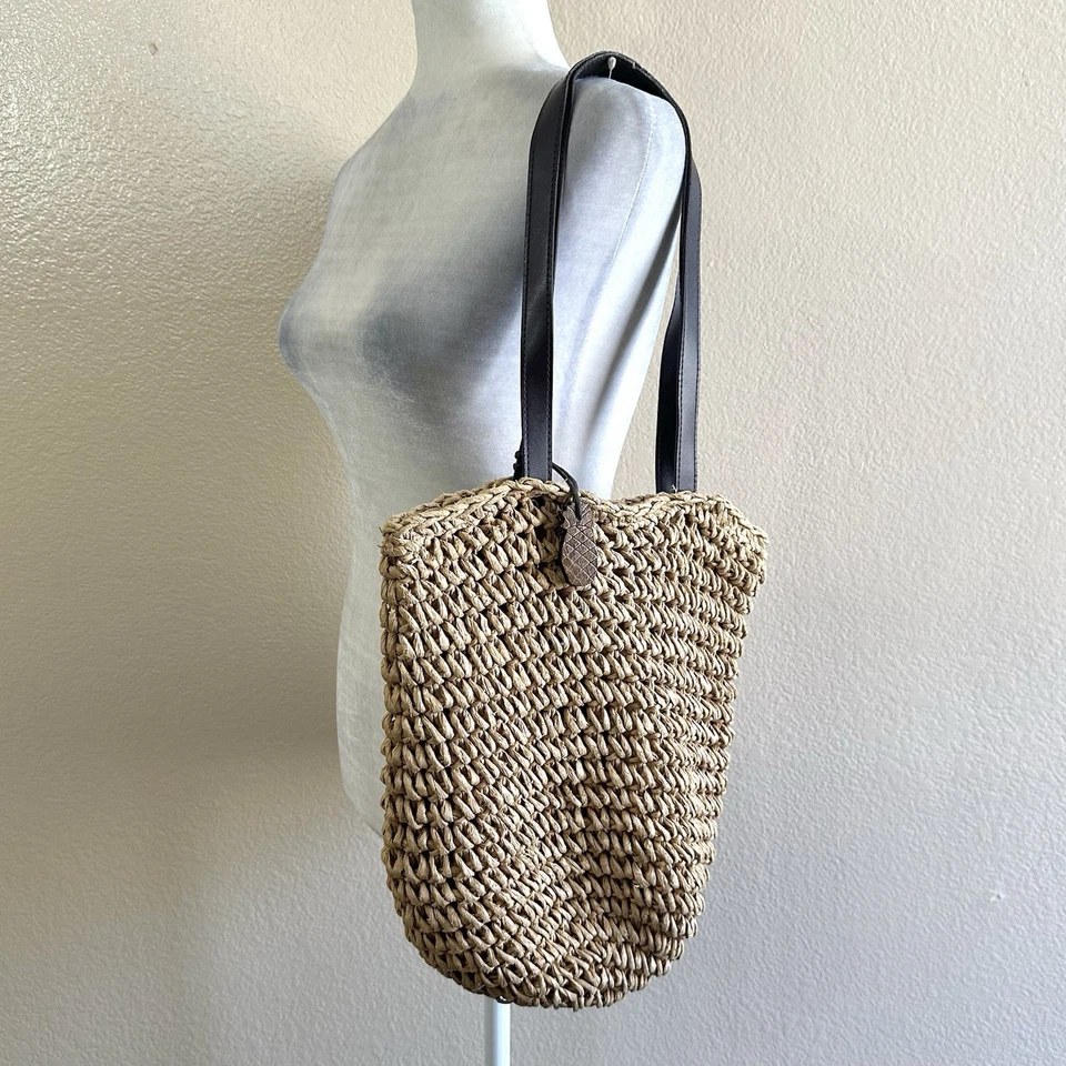 Cartera de viaje de playa mediana de hombro de cuero vegano beige paja de papel Magid de colección Foto 2 de 4