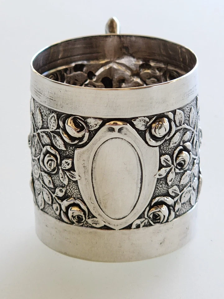Taza Bebé Vaso Rosas Repujadas Sin Monograma Adolf Kander Continental Plata Foto 2 de 4